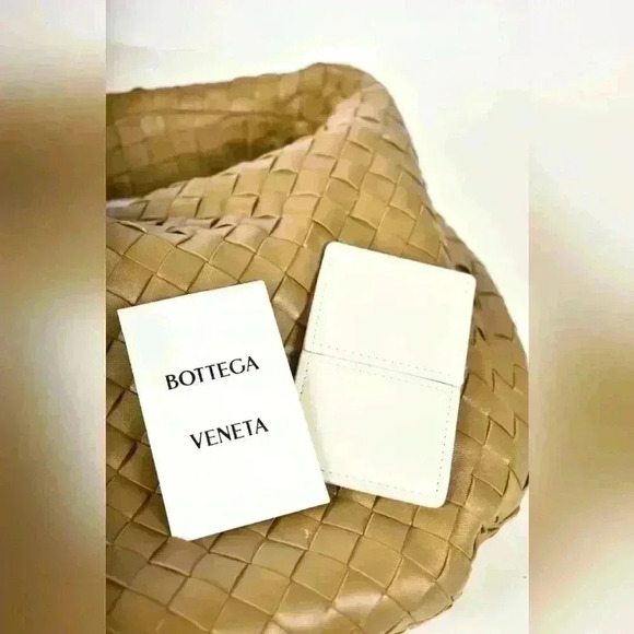 BOTTEGA VENETA Tan Large  Jodie Woven Calfskin Leather Intrecciato Shoulder Bag - Picture 4 of 9